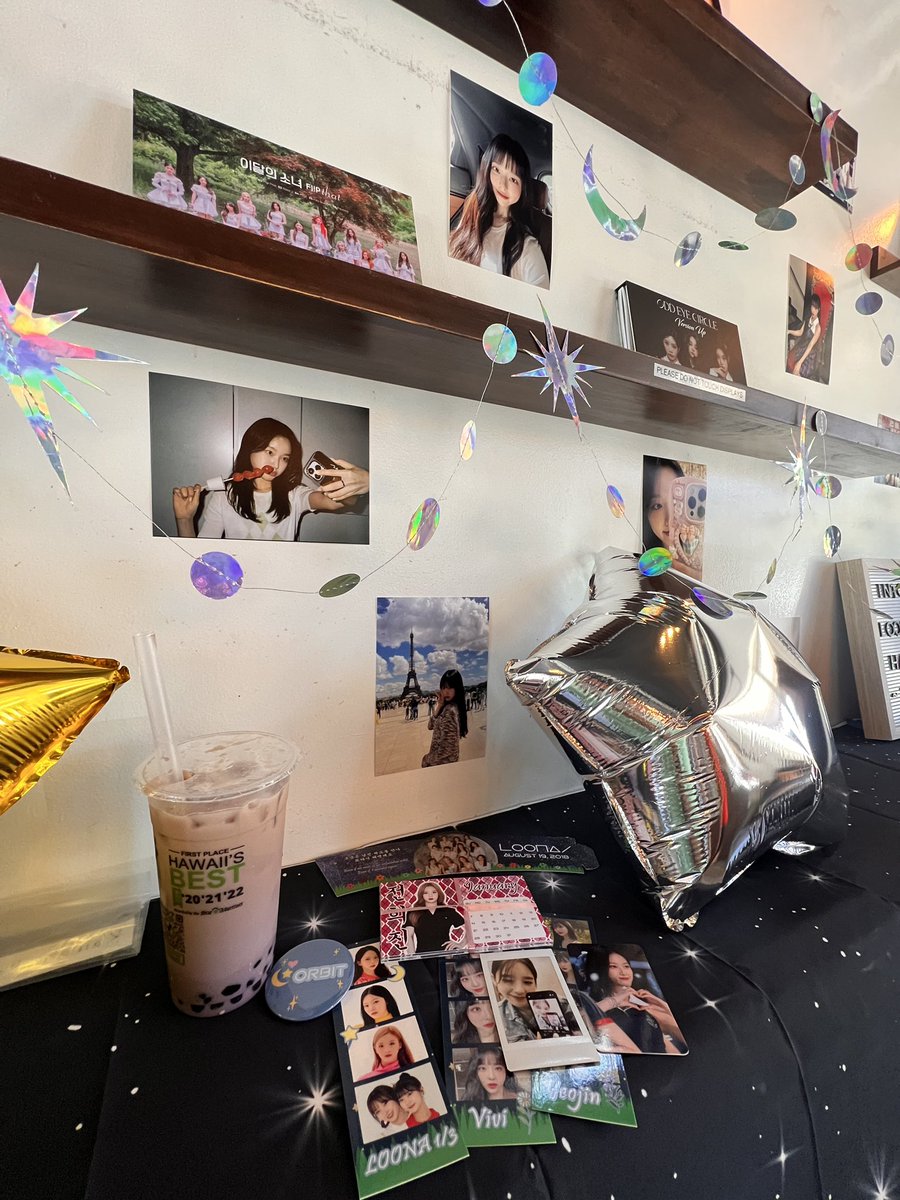 HawaiianOppa's tweet photo. Boba cafe here in Hawaii is hosting Loona’s 5th anniversary cupsleeve event. I preordered the Heejin but omg look at the pulls. #loona #kpop #heejin #boba #LOONA5thAnniversary #loonaday https://t.co/fBCPjPDG2b