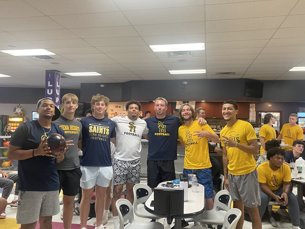 SienaHeightsFB's tweet photo. Break from the field but keeping the competition going…. 

Thank you to Lenawee Rec for having us out for a few fun hours of bowling 🎳 

#ONE💛💙 #JoinTheHunt https://t.co/bvZKXMQR5C