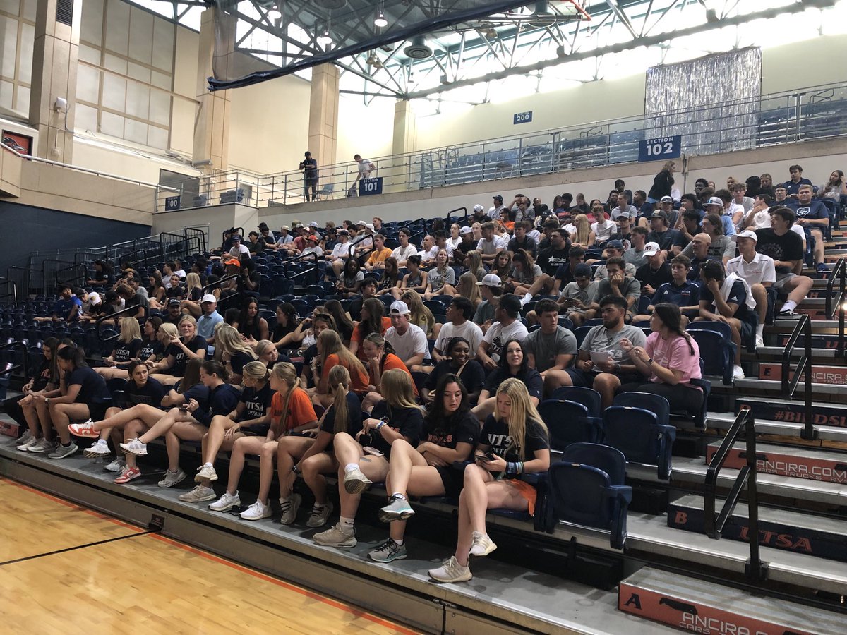 RoadrunnerRules's tweet image. Welcome (back) to the 2023-24 Roadrunners!  Go be great!
#BirdsUp #LetsGo210