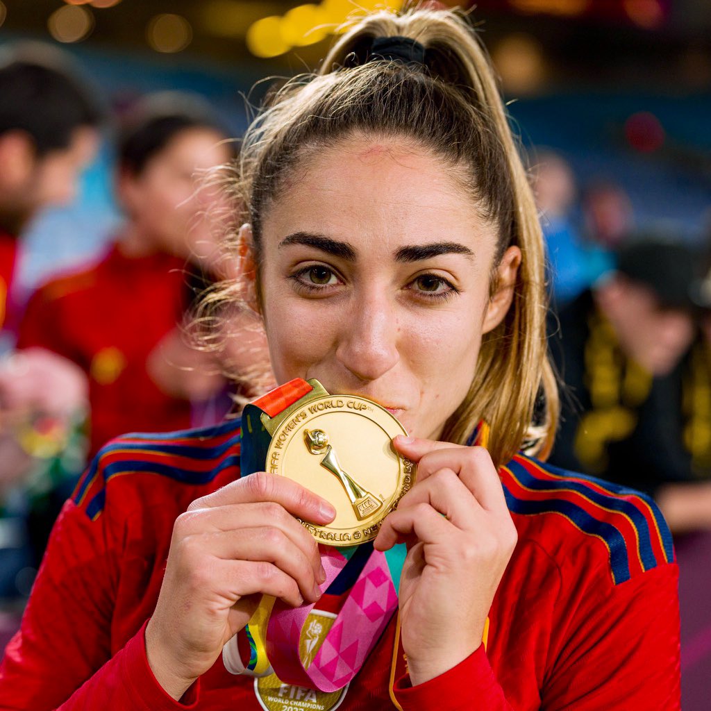 Y sin saberlo tenía mi Estrella antes de que empezase el partido. Sé que me has dado la fuerza para conseguir algo único. Sé que me has estado viendo esta noche y que estás orgulloso de mí. Descansa en paz, papá 🌟❤️‍🩹