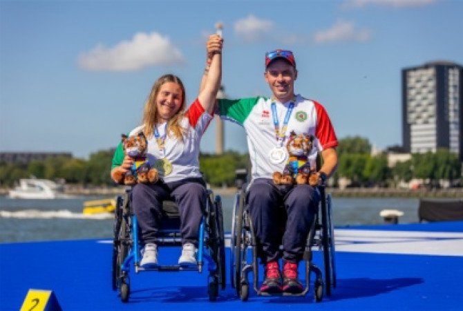 LucaPancalli's tweet photo. L'Italia chiude gli Europei di #paraarchery al 1° posto nel medagliere con 4🥇5🥈e 3🥉Un altro successo straordinario delle arciere e degli arcieri paralimpici azzurri, della @FitarcoItalia  guidata dal Presidente Mario Scarzella e dello staff tecnico. Complimenti a tutte/i!👏🇮🇹 https://t.co/GqeFluRr2X