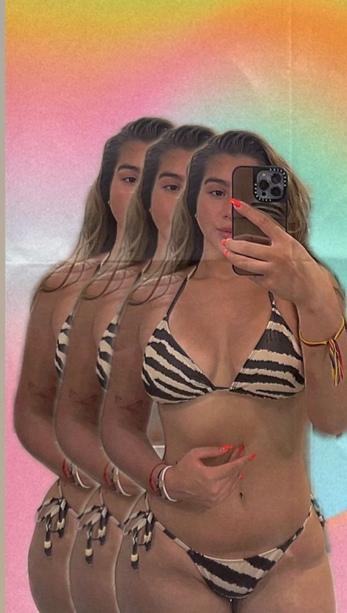 alejanndragj's tweet photo. Summer is for living in a bikini 💗🍒 https://t.co/DZF9gDpP5A
