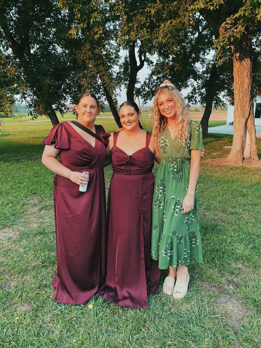 TheRodeoMrs's tweet photo. married off one of my best friends yesterday 🥳 love you so much @PittneyWhitman 🫶 https://t.co/Td4S9h3mSn