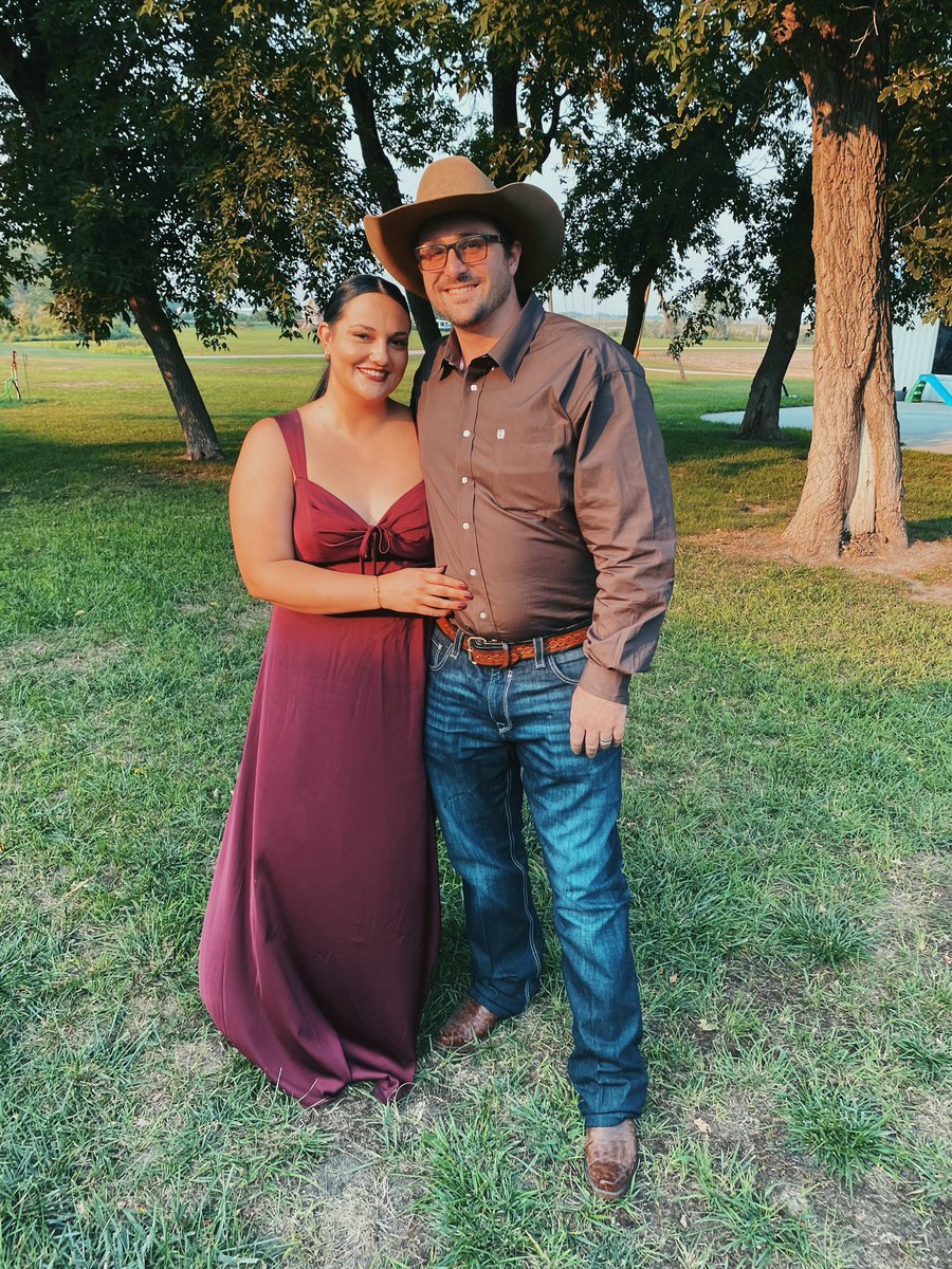 TheRodeoMrs's tweet photo. married off one of my best friends yesterday 🥳 love you so much @PittneyWhitman 🫶 https://t.co/Td4S9h3mSn