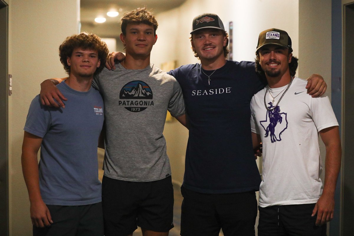 TarletonBase's tweet photo. The Freshmen have arrived in the ‘ville and are ready to get to work 😈 https://t.co/0agh3JJ7aO