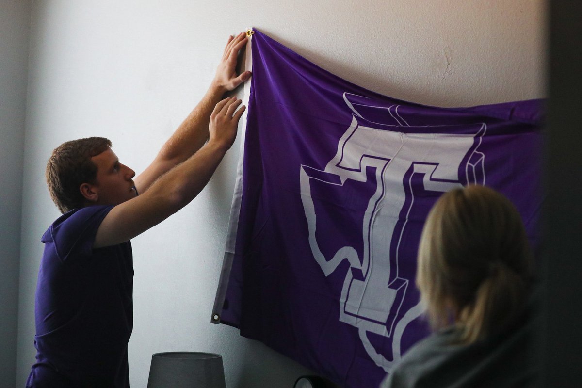 TarletonBase's tweet photo. The Freshmen have arrived in the ‘ville and are ready to get to work 😈 https://t.co/0agh3JJ7aO