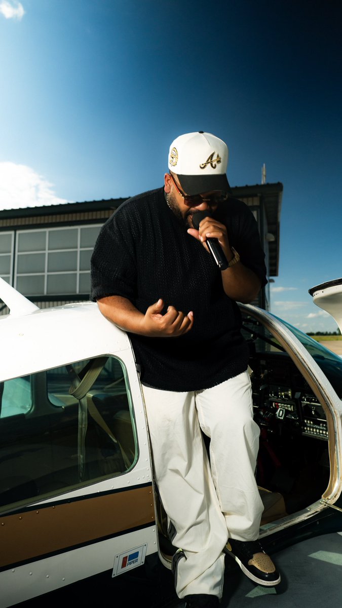 ShotByDdot's tweet photo. Bts 📸 On set w @ElzBentley for his track “paper towels”(live Performance) 
https://t.co/imrn97HdlI https://t.co/AWoXJEOC6B