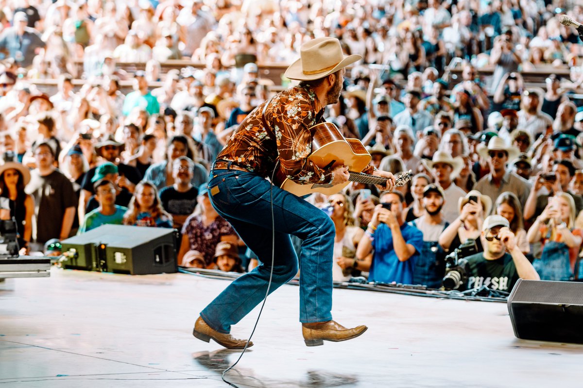 7 come 11, we'll be shoutin' the tunes of <a href="/CharleyCrockett/">Charley Crockett</a> 🤠