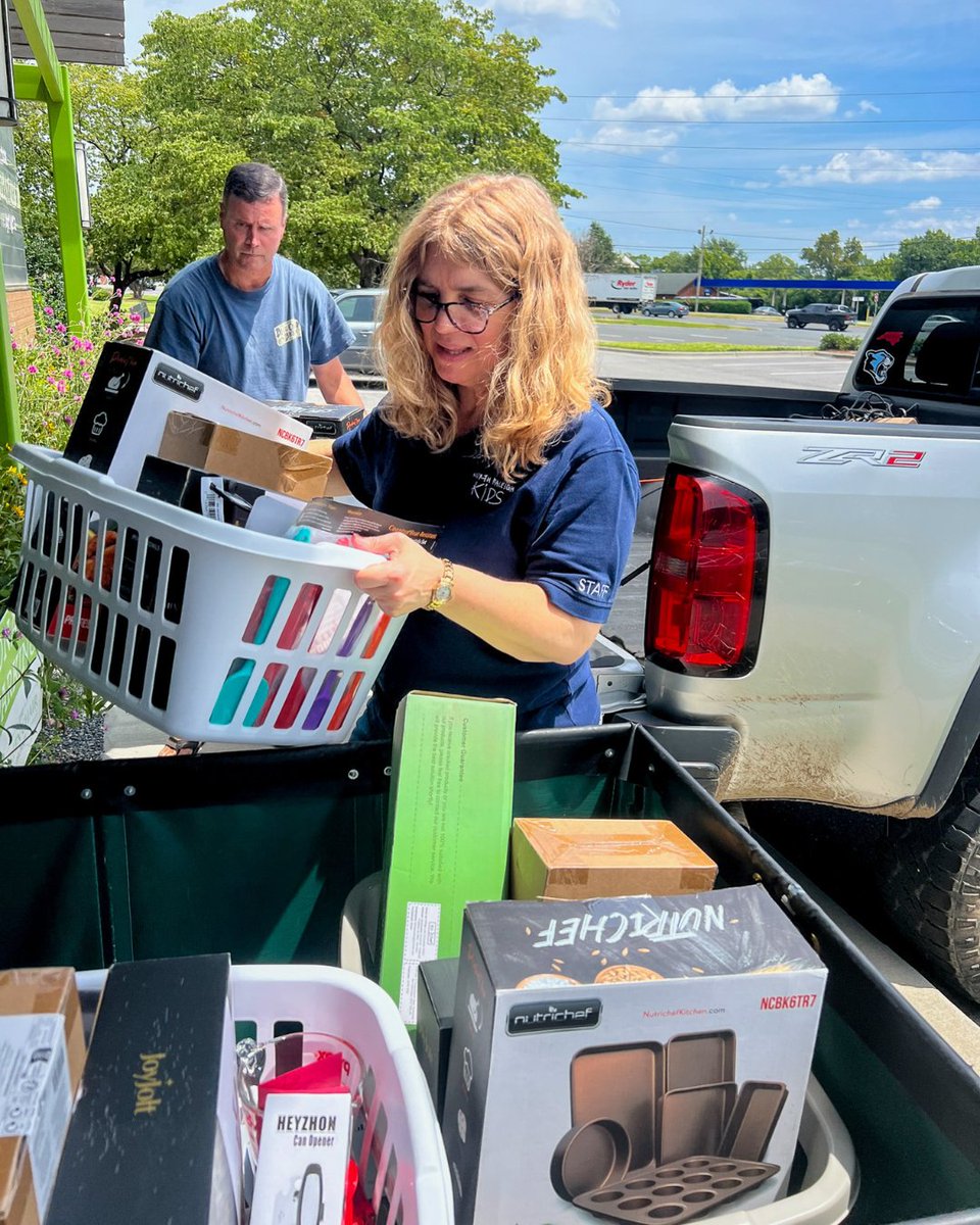 We had a truck FULL of kitchen supplies come our way last week, courtesy of North Raleigh United Methodist Church! Because of their efforts, we can proudly say all these essentials will be headed to new homes by next week.

#DoGoodWithGreenChair

DONATE : bit.ly/3OxqrK9