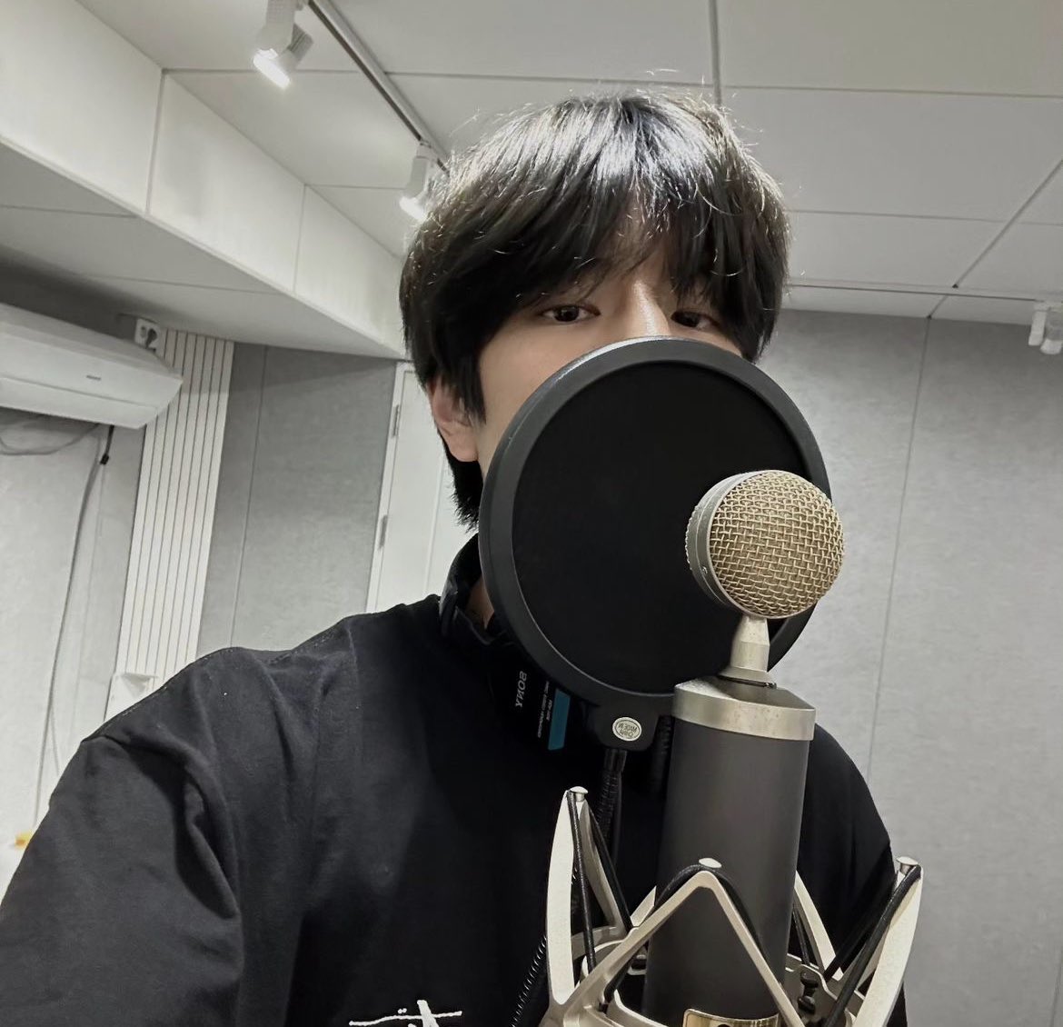 managerminnie's tweet photo. If you’re going to Kcon please be safe! Admin also lives in California but is safe! Please stay safe Stay https://t.co/6m2Tnd0wFe