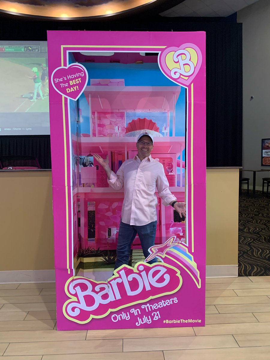 #Barbie was an absolutely fantastic movie. And the line "Ken only has a great day if Barbie looks at him" was like someone describing my own life.
