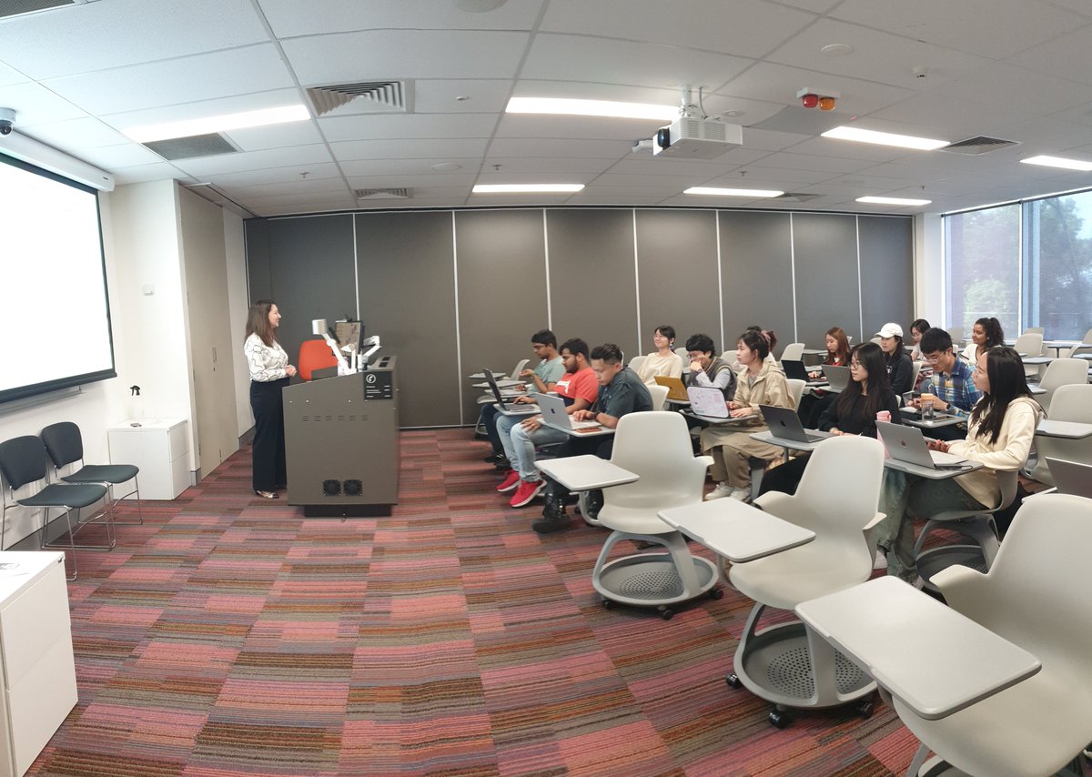 Absolutely wonderful to have Rose-marie Pennisi from My Medical Department giving a lecture series on pharmacovigilence (PHIP7142) @MyMedicalDepartment @Rose-marie Pennisi <a href="/UQPharmacy/">UQ Pharmacy</a> @uq MPIP