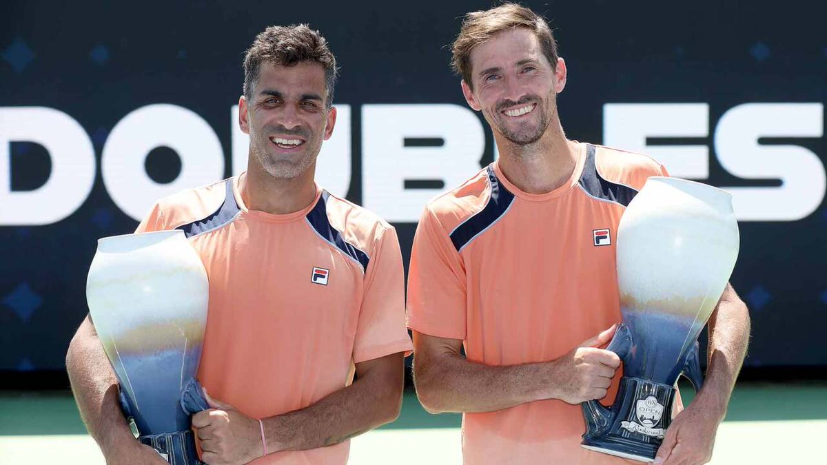 Not_Esportivas's tweet photo. Parabéns aos duplistas campeões, os argentinos Maximo Gonzalez e o seu compatriota @andymolto que conquistaram o @atptour de @CincyTennis, conquistando o primeiro titulo de Masters, o quinto no ano e o sexto título juntos
#ATP #ATP1000 #MaximoGonzalez #AndresMolteni #CincyTennis https://t.co/iFDvqFyV05