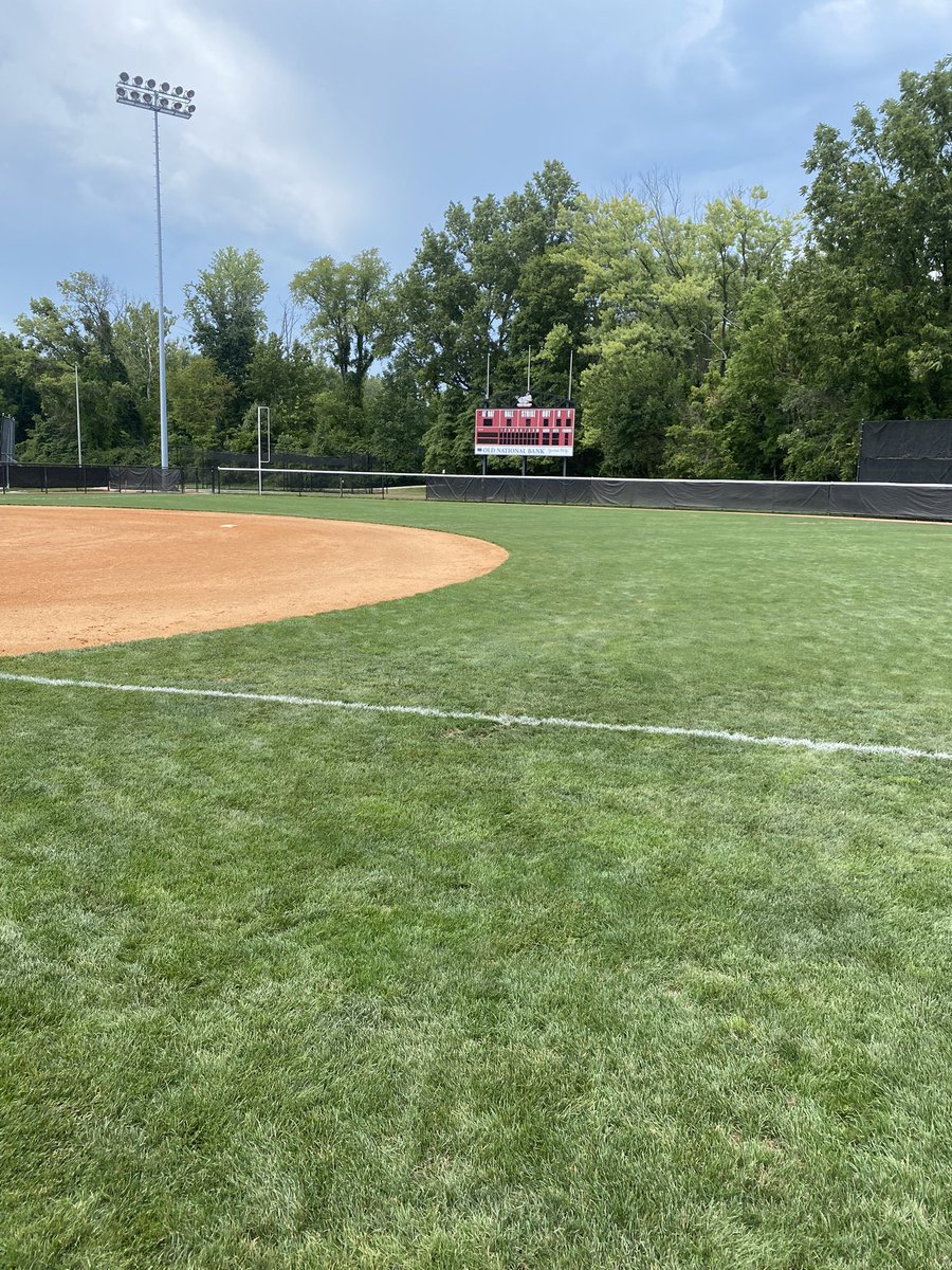 AvaGreene2025's tweet photo. I had a great time touring @RoseHulman this weekend. I attended the @RoseHulmanSB camp and had fun with the #fightingengineers @kelsey_y1 https://t.co/FNxIoRLMr2