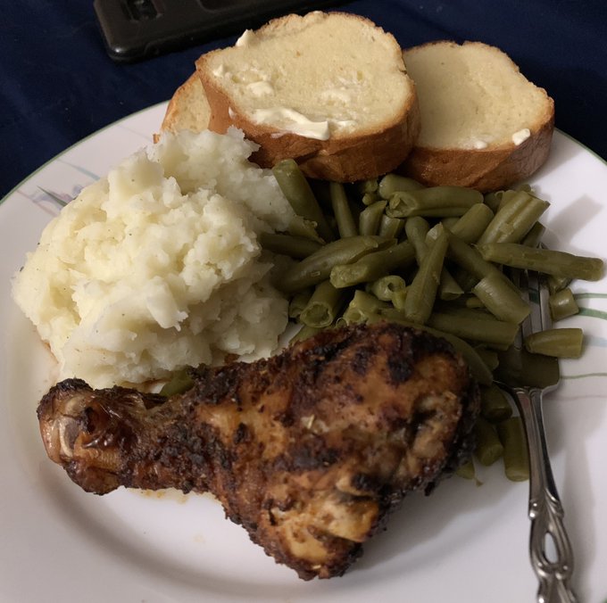 I love making dinner😻 https://t.co/fHlVaTKQtQ<a href="/tag/amateurhour"class="tags"><span>#amateurhour</span></a><a href="/tag/itsbristolbaby"class="tags"><span>#itsbristolbaby</span></a><a href="/tag/speedwayinlight"class="tags"><span>#speedwayinlight</span></a>