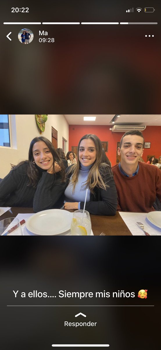 MaraYossen's tweet photo. @luumartinezd No hay edad😅. Estado wsp de mi madre 🫶🏻 https://t.co/0al5I9n9yu