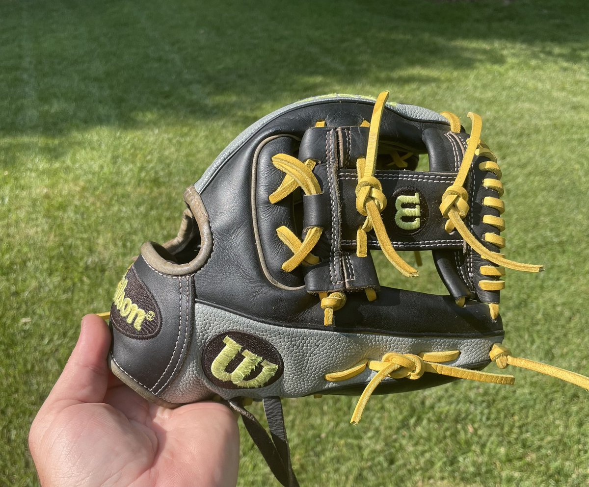 MWGloveWorks's tweet photo. Had an opportunity to work on several gloves for Chris Reed. This is the first of two that we did a complete relace with leather from @buyfastpitchgloves followed up by a clean and condition (@ballplayersbalm). @wilson #A2000 #gLOVE #relacedontreplace https://t.co/5cXlDrOliI