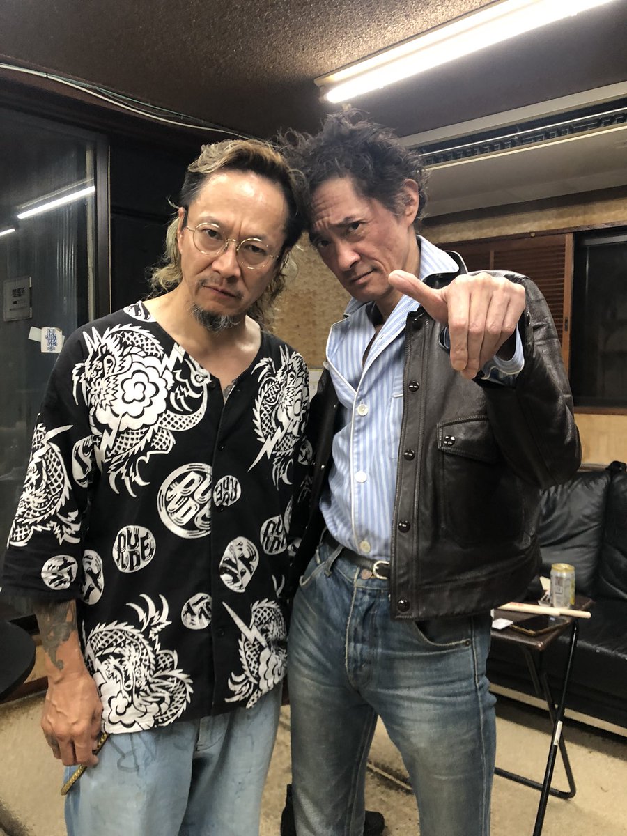 2023/aug/19名古屋UPSET楽屋では
チャーミーボスと再会できました。ラフィンのサポメンとして1990年の御堂会館で叩いて以来だったかもです。
ありがとうございました。
NEVER MIND BROKEN GENERATIONS!
<a href="/LaughinNose_/">ラフィンノーズ</a>