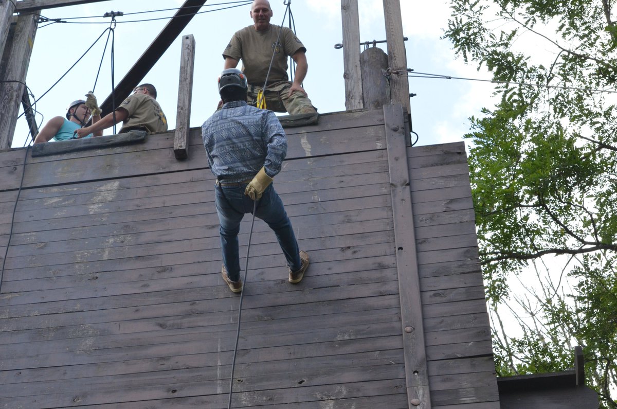 AppRotc's tweet photo. Hanging out with Friends, App ROTC, and the NC National Guard. Great attendance at our Friday Rappel Tower.  #appstate #appstatealumni #appstaterotc #approtc #armyrotc #Leadershipexcellence @ArmyROTC @appstatealumni @appstatefaa #4thbderotc #cadetcommand #army #goarmy https://t.co/ksiHVoftHR