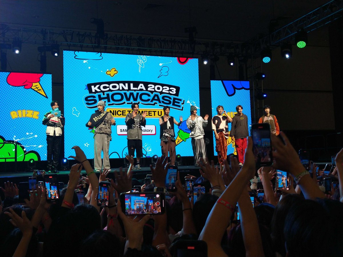 Genius_kor's tweet photo. SM's newest boy group #RIIZE has arrived at #KCONLA2023! https://t.co/cdj9LYFKqD