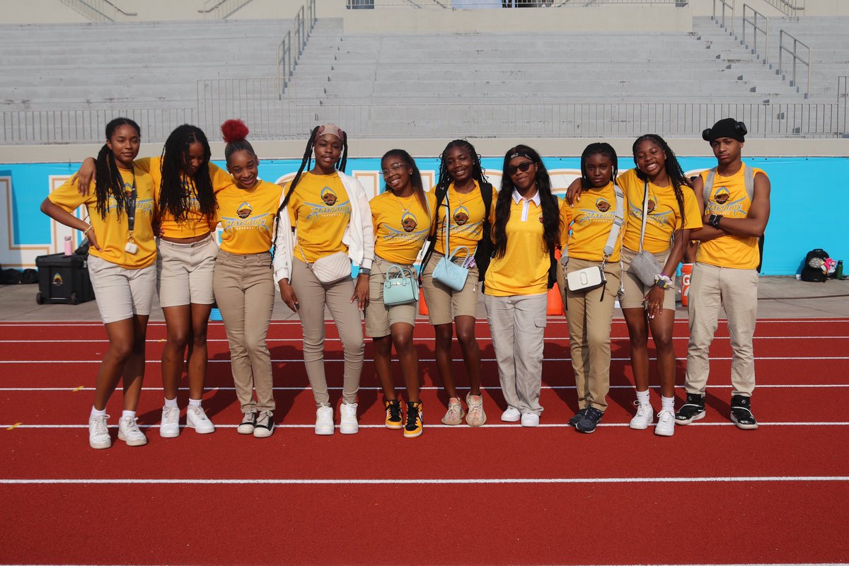 Gold rush 🩵💛 #football #footballtrainers #maysride