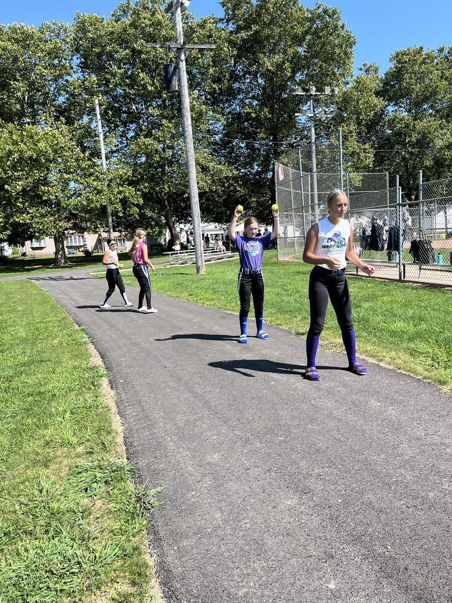 Kelly Zana tweet media