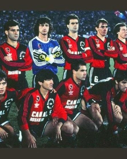 mourasport's tweet photo. Newell's Old Boys, vice-campeão da Copa Libertadores de 1988. 

#newellsoldboys #newells #mourasport https://t.co/vueI3BtDoK