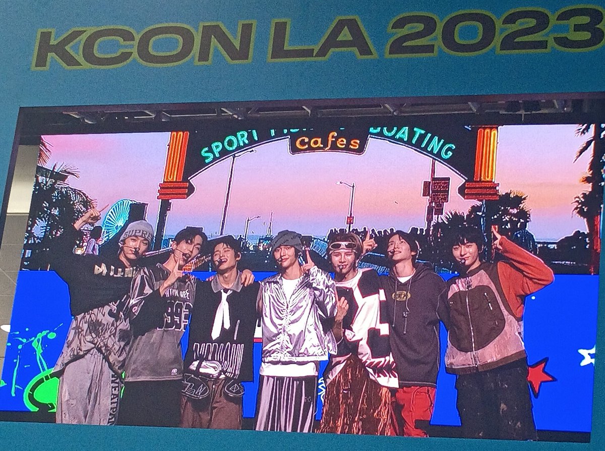 6Kaykay's tweet photo. RIIZE BOUT TO BE THE NEXT BIG THING I SWEAR❤️❤️❤️
#KCONLA2023 #RIIZE #KCONDAY3 https://t.co/I0PRAKOEc7