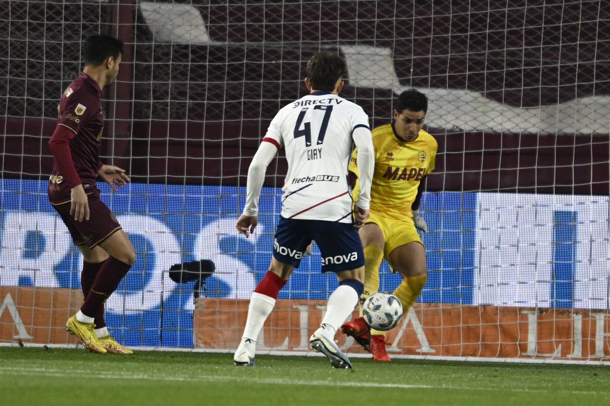 periodismobsas's tweet photo. Copa de la Liga: San Lorenzo comenzó con el pie derecho el torneo y venció a Lanús de visitante con gol de Bareiro https://t.co/SOKnGNAbcv #CopaDeLaLiga #SanLorenzo #CASLA #Ciclon #Lanus #Granate #Insua #Bareiro #Batalla #Maroni #Troyansky https://t.co/53d4EqLjkT