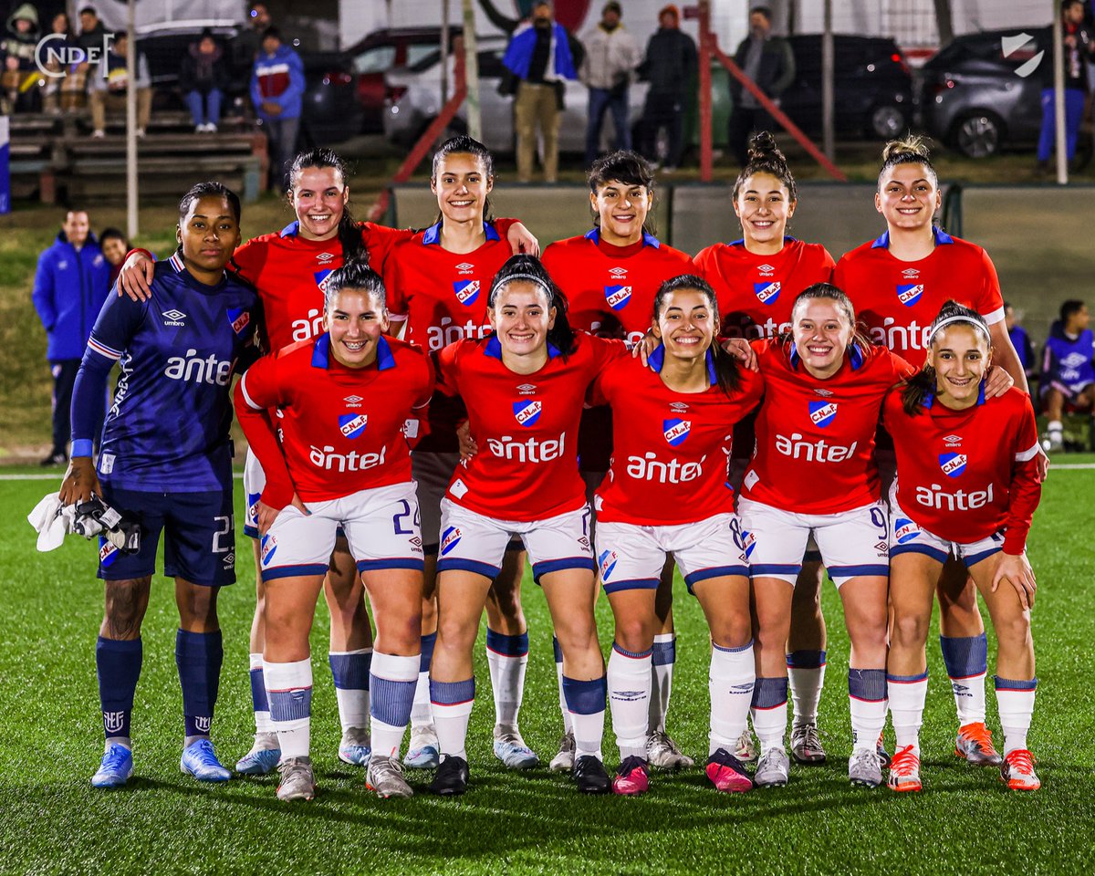 ClaudioRod73's tweet photo. El Club Nacional de Fútbol femenino también es el más Grande 🔴⚪🔵 https://t.co/d2YNIupT0K