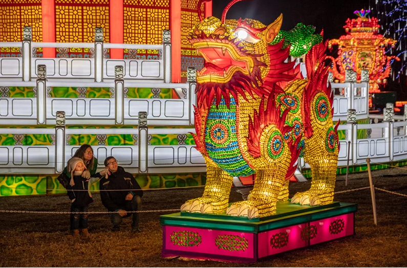 visitmusiccity's tweet photo. Make this holiday season bigger and brighter. Don't miss the @NashvilleZoo's immersive #Zoolumination experience coming to Nashville on November 17! 🐉✨
https://t.co/j8UtxFZ2Hj https://t.co/pv2MrbYFMu