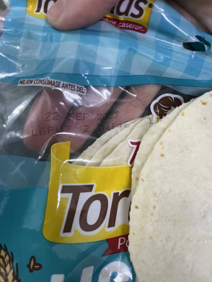 andromedaeraa's tweet photo. Yo namas me quería comer un taquito 😰 que paso aquí @Grupo_Bimbo @TiaRosaMx https://t.co/llu52OPs7f
