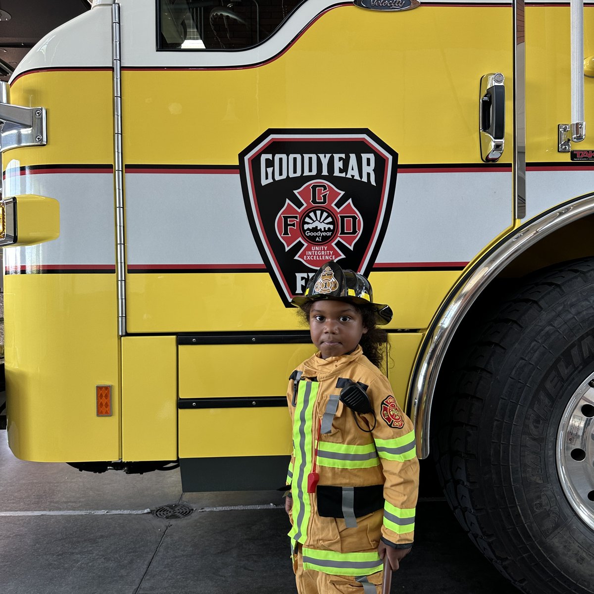 goodyearfire's tweet image. This young man knows exactly what he wants to do when he grows up!  The crew of E188 had amazing time showing him around the trucks and the station.  
Thanks for the visit, see you in about 20 years.

#goodyearfire #futurefirefighter