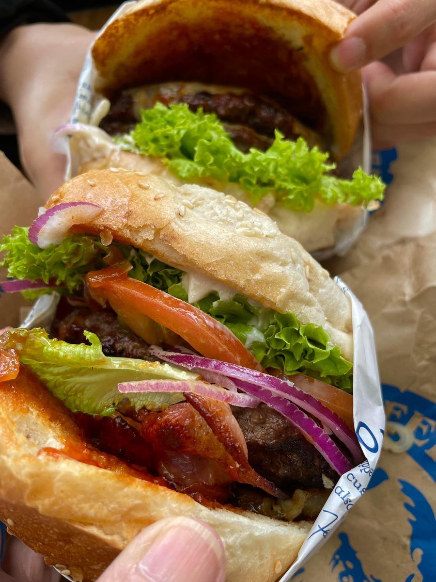 pallapa_s's tweet photo. ร้านเดียวในโลก อร่อยที่สุดในโลก
#Fergburger #Queenstown https://t.co/pmFnYCROsm