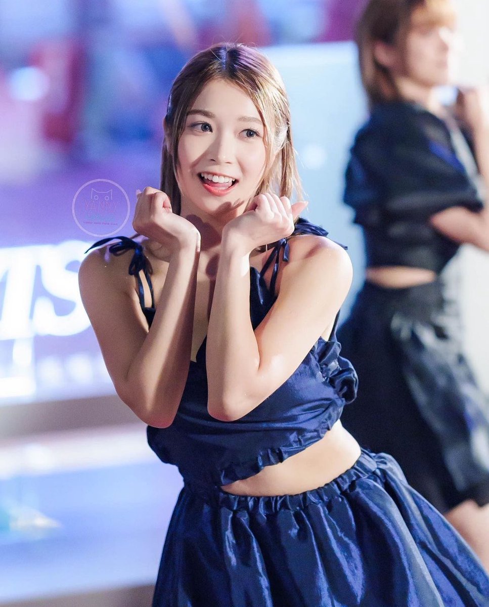 teamyannylt's tweet photo. 2023.05.15 Sony Xperia 1V One For All Lights Event X Lolly Talk

身穿優雅長裙嘅隊長今日會為我地帶黎乜野驚喜呢😳

就係Sony x Lolly Talk 呀！

#yanny #yannyhaha #劉綺婷 #sony #xperia #8sec #三分甜 #五種愛的密語 #七姊妹星團 #波板糖 #女團 #hongkong #lollytalk #一把火 #四方帽之約 https://t.co/1WaSaHbUl9
