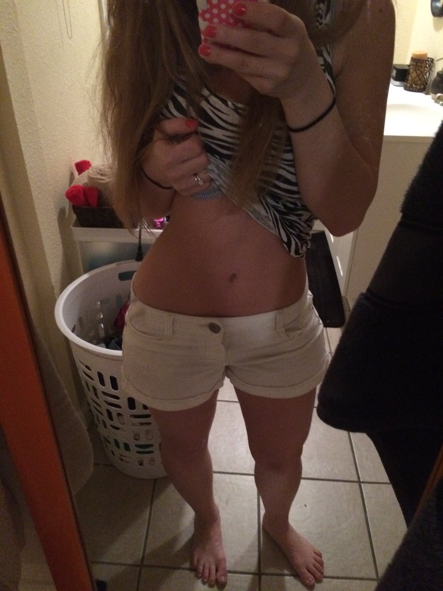 ErikaSwingzNSFW's tweet photo. Help me out of this? https://t.co/RwCBUyXrZz