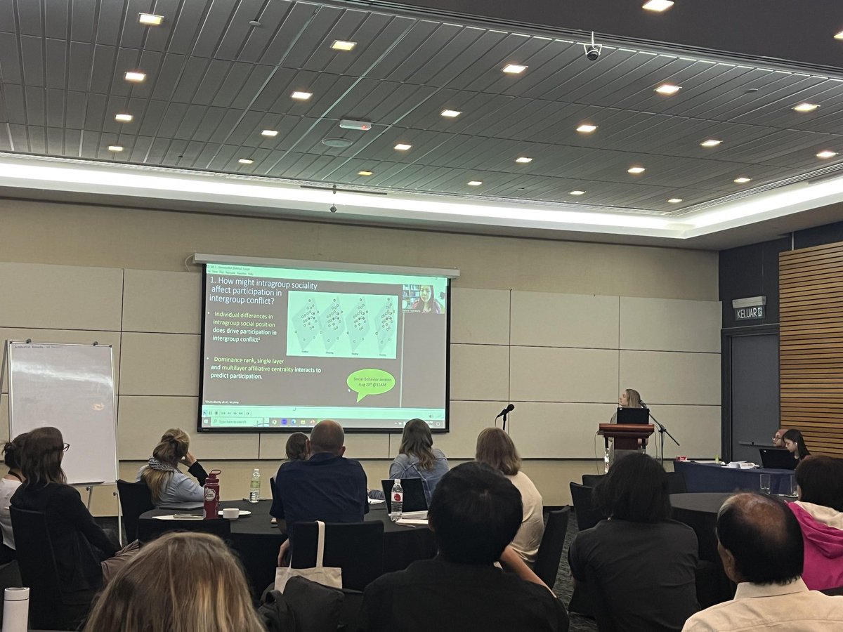 Bidisha_02's tweet photo. Happy to have gotten a  chance to give a lightning talk at #MacaqueNet! If anyone is interested in exploring questions on how intragroup and intergroup interactions drive each other, I'm always happy to chat about it! 
@IPS_PrimateNews #IPSKuching https://t.co/r2nOXXGG1B