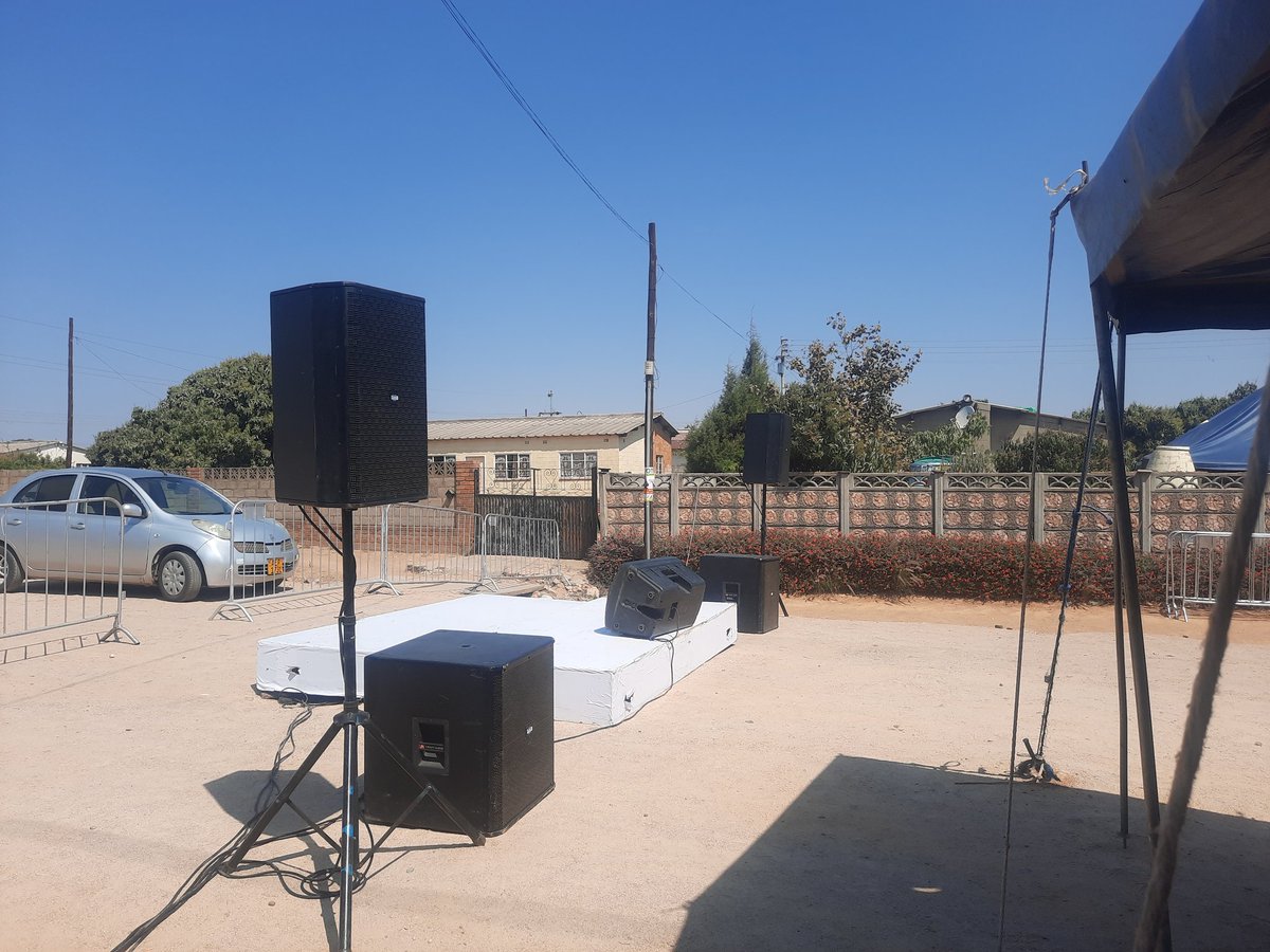 dabthree_events's tweet photo. Over the weekend we were at vin's place and loved the support from everyone that came through Bukawayo let's normalize this for all our shows and #supportlocal @CulxureMag @PhiriEventS @AsaphAfrika @Msizkay @AmanyMuzik @ntandoyenkosi https://t.co/rl7Sw0Tqzl