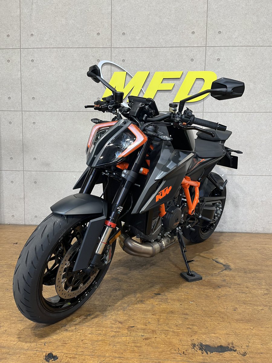 mfd_saitamatoda's tweet photo. 【MFD埼玉店中古車情報！】
『2020年モデル 1290ｽｰﾊﾟｰﾃﾞｭｰｸR』3,677km

車検2024年6月まで付いて乗出し価格「152.2万円」‼︎
ETC・クイックシフター装着車両です😎
#KTM #中古 #1290duke #埼玉 #さいたま #練馬 
詳細お問い合わせは
↓こちらから↓
https://t.co/knIyJ7gE68 https://t.co/PMZQrjDaP2