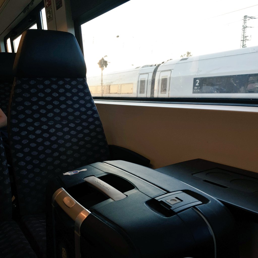 Geruhn's tweet image. Meine Reise zur #gamescom fängt schon heute an, denn als #indieGames-Connoisseur will ich mir natürlich auch die ausgestellten Indiespiele der #devcom anschauen! #gamescom2023