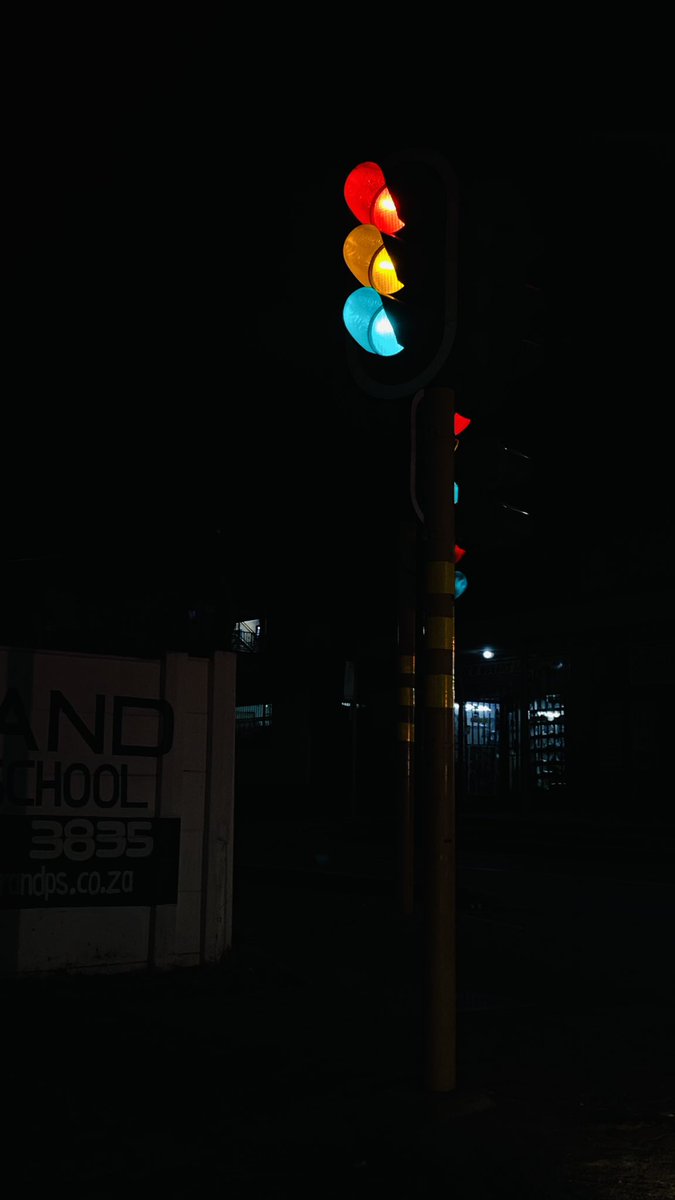 KerebonaGod's tweet photo. Noticed this robot last night while the President was speaking.. any significance maybe? #BRICSSummit2023 #CyrilRamaphosa #CR #Southafrica #familymeeting https://t.co/Rqs50tg5tX