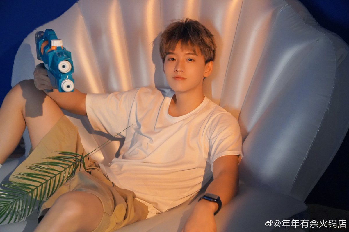 ChennyNang's tweet photo. Happybirthday Tony
LOVE YOU FOREVER 
❤❤💙💙
#HappyTonyday21st 
#TonyYu 
#yujingtian #余景天 https://t.co/UJKfBdVUX4