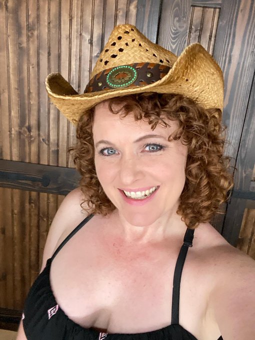 Saturday was a lot of fun with great people.   https://t.co/2sQH8znQ0g  #cowboyboots #hat #cowboyhat<a href="/tag/hat"class="tags"><span>#hat</span></a><a href="/tag/cowgirl"class="tags"><span>#cowgirl</span></a><a href="/tag/redhead"class="tags"><span>#redhead</span></a><a href="/tag/cowboyhat"class="tags"><span>#cowboyhat</span></a><a href="/tag/milf"class="tags"><span>#milf</span></a><a href="/tag/cowboyboots"class="tags"><span>#cowboyboots</span></a>