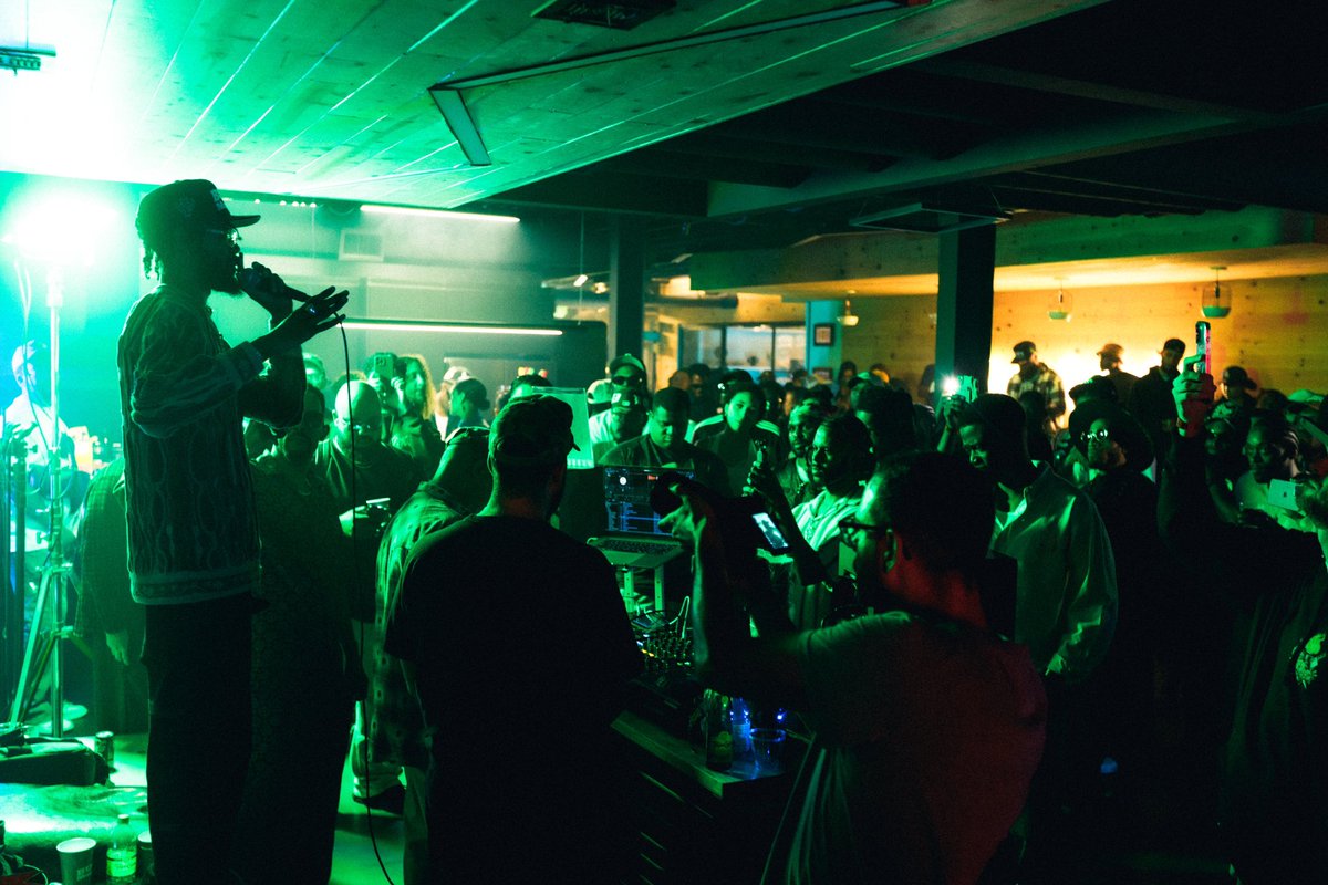 HeirJ0rdan's tweet photo. @investinStockz #TheInvestment roll out weekend in Los Angeles was more than a success.
Release Party at @hardpink_.
After Party at #HydeSunset.
Meet & Greet at @cookiesglobal .
Shoot with @themarathonclo.
https://t.co/YNjYpbmON5 https://t.co/J6gYvcLt9w