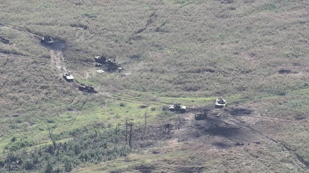 RasReload's tweet photo. The enemy tried to seize Ukrainian positions in the Spirnyi district of the Donetsk region with 4 tanks and 2 infantry fighting vehicles https://t.co/JzGbtBfW7V