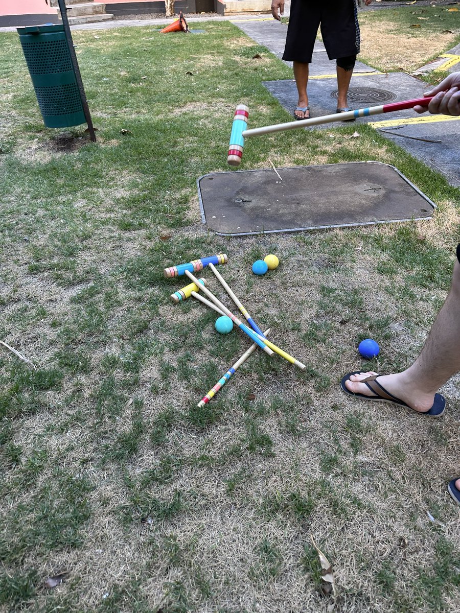 Kkigar's tweet photo. Last random shots from this evening

#Croquet 
#Dinner 
#MyOhana https://t.co/V6uYYFZ4LF