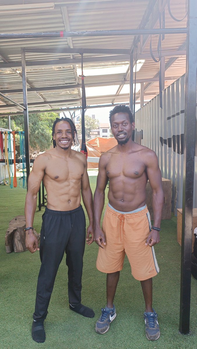 GeorgeYOUniq_'s tweet photo. Hi world 🌍

Met up with Dan a calisthenics enthusiast and professional from @CalisthenicsKe

He trains in ngong road and they have quite the setup.

We practiced different techniques and ideas. Kindly check out @CalisthenicsKe 

It was an honour and pleasure.

#calisthenics https://t.co/VluKpLWJIZ