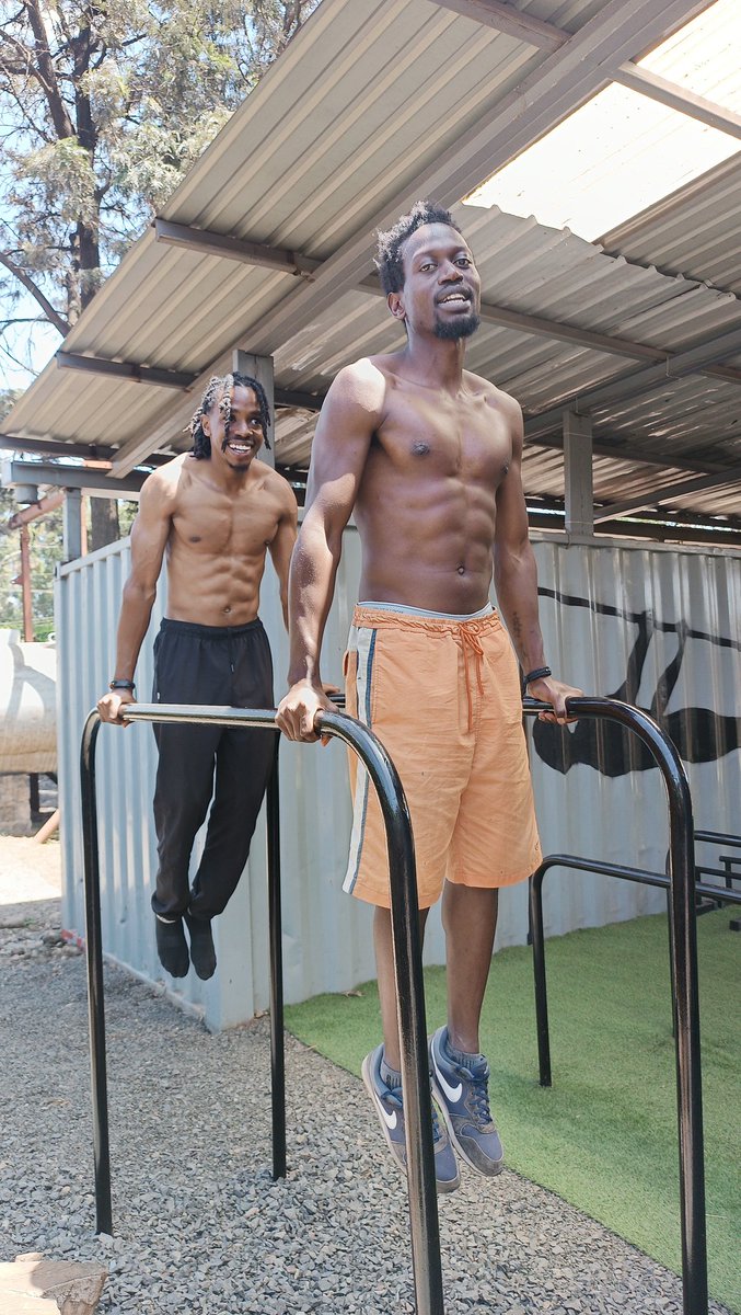 GeorgeYOUniq_'s tweet photo. Hi world 🌍

Met up with Dan a calisthenics enthusiast and professional from @CalisthenicsKe

He trains in ngong road and they have quite the setup.

We practiced different techniques and ideas. Kindly check out @CalisthenicsKe 

It was an honour and pleasure.

#calisthenics https://t.co/VluKpLWJIZ