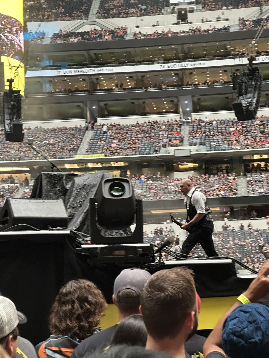 the_aman93's tweet photo. @DocCoyle Good to see you playing again. Just saw you headed out of the pit 🤘🏼🤘🏼🤘🏼 https://t.co/nsGrLOpjVo