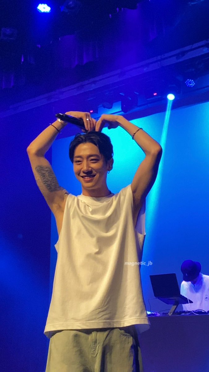 mangoarchives's tweet photo. mi amor https://t.co/LbANc6326c